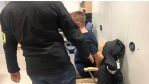 Warszawa. Zatrzymano trzech sprawców pobicia 20-letniego studenta