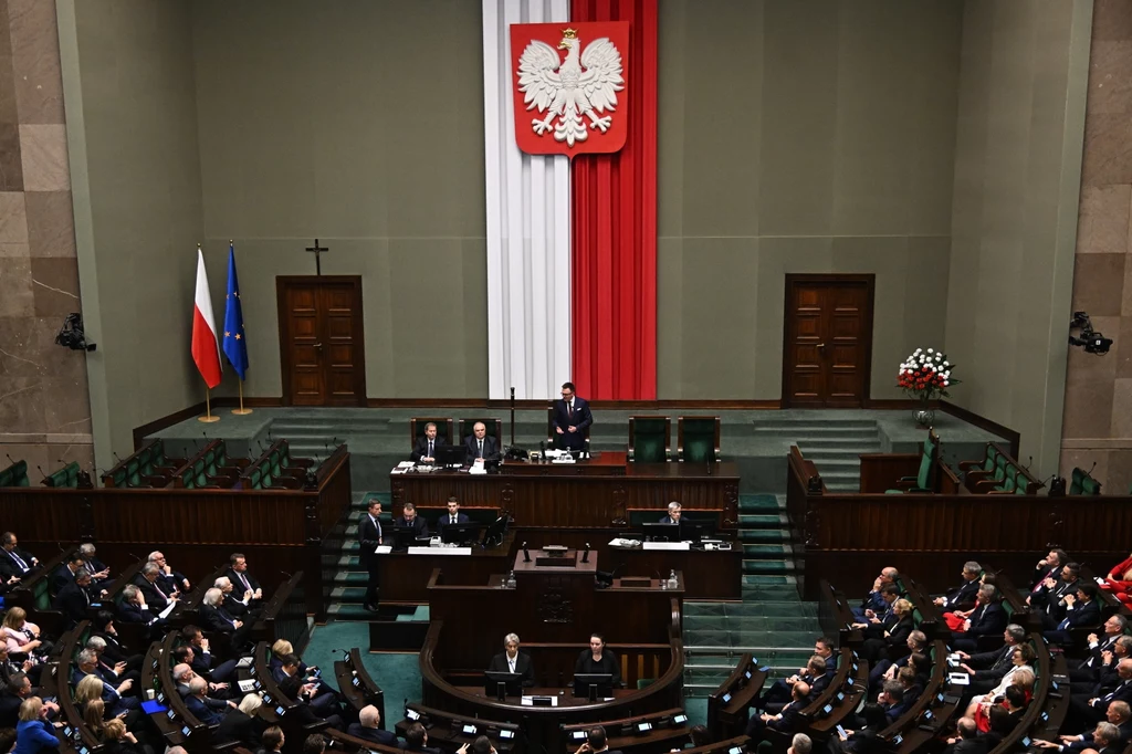Do Sejmu wpływają kolejne projekty ustaw, w tym o wakacjach kredytowych, ale tym razem z dodatkowym warunkiem