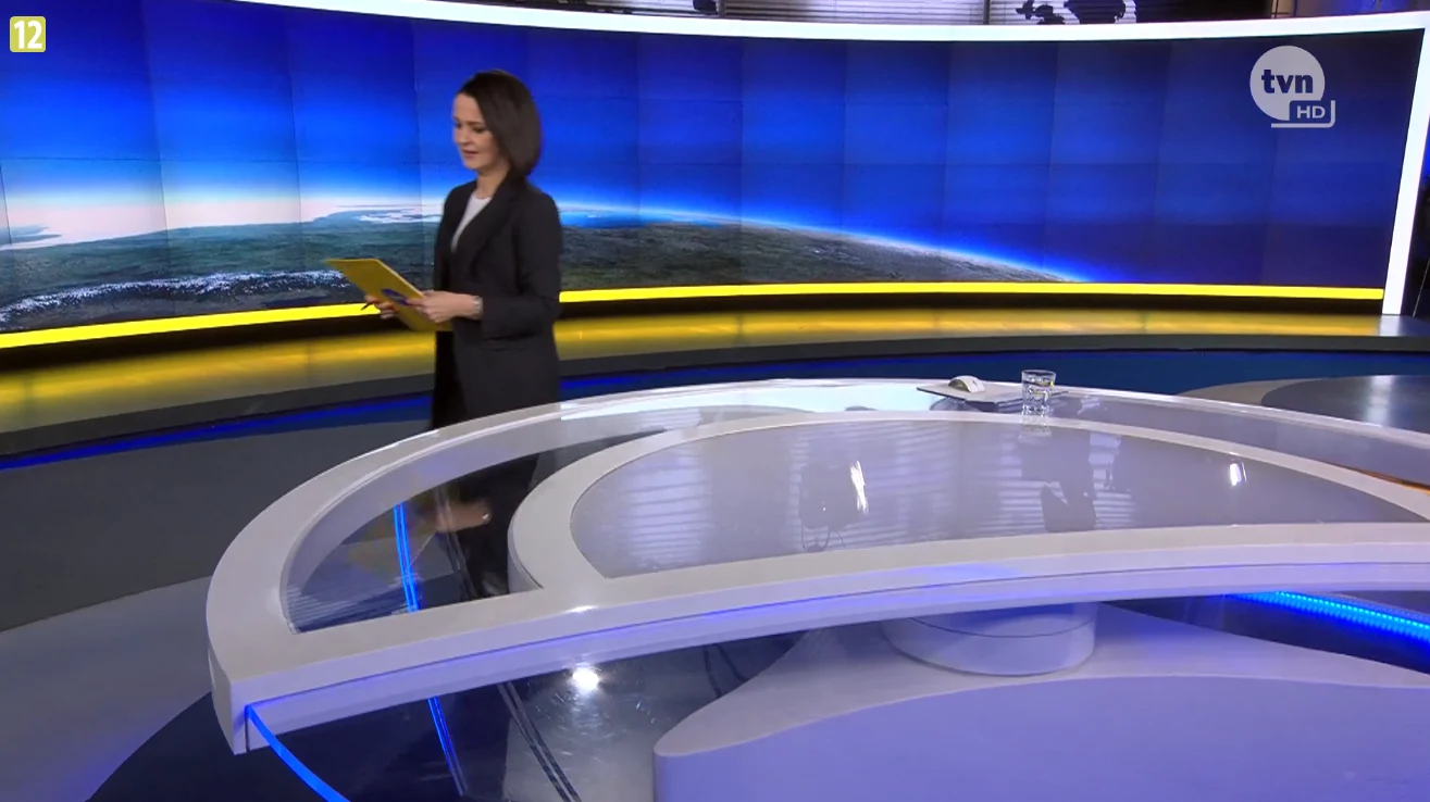 Diana Rudnik opuszcza studio "Faktów" /https://player.pl/playerplus/programy-online/fakty-odcinki,516 Diana Rudnik opuszcza studio "Faktów" /https://player.pl/playerplus/programy-online/fakty-odcinki,516