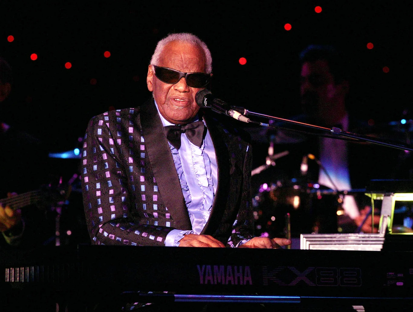 Ray Charles zawsze czarował publiczność podczas swoich koncertów Ray Charles zawsze czarował publiczność podczas swoich koncertów