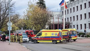 Wjechał w dwie policjantki na przejściu dla pieszych. Tuż przed komendą