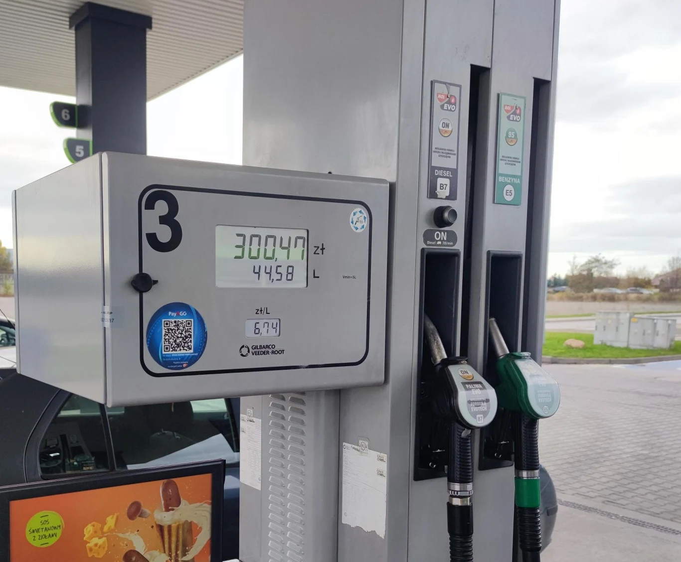 Jeśli zatankowałeś przed 16 listopada, nie masz się czym martwić. Niektóre stacje wprowadziły paliwa zimowe już wcześniej.