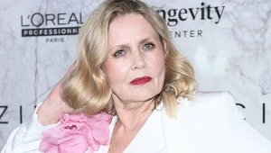 Najlepsze sukienki na andrzejki dla pań po 50-tce. Maskują brzuszek i odejmują lat