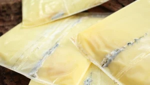 Tym nigdy nie smaruj chleba. Dietetycy ostrzegają przed najgorszym dodatkiem