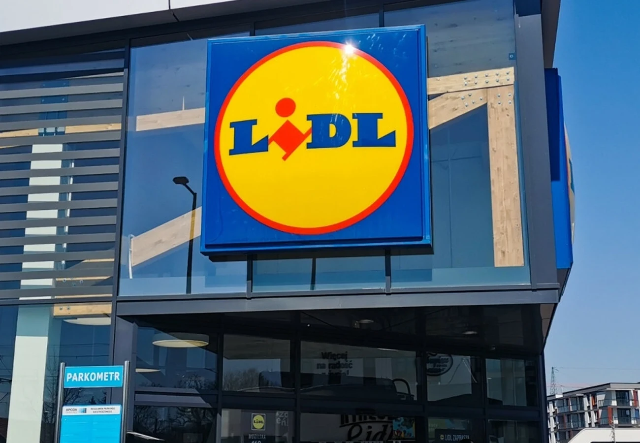 Sieć Lidl odpowiedziała na wyniki raportu. Argumentuje, że skrupulatnie bada sprzedawane w sklepach mięso i wykonuje audyty u dostawców