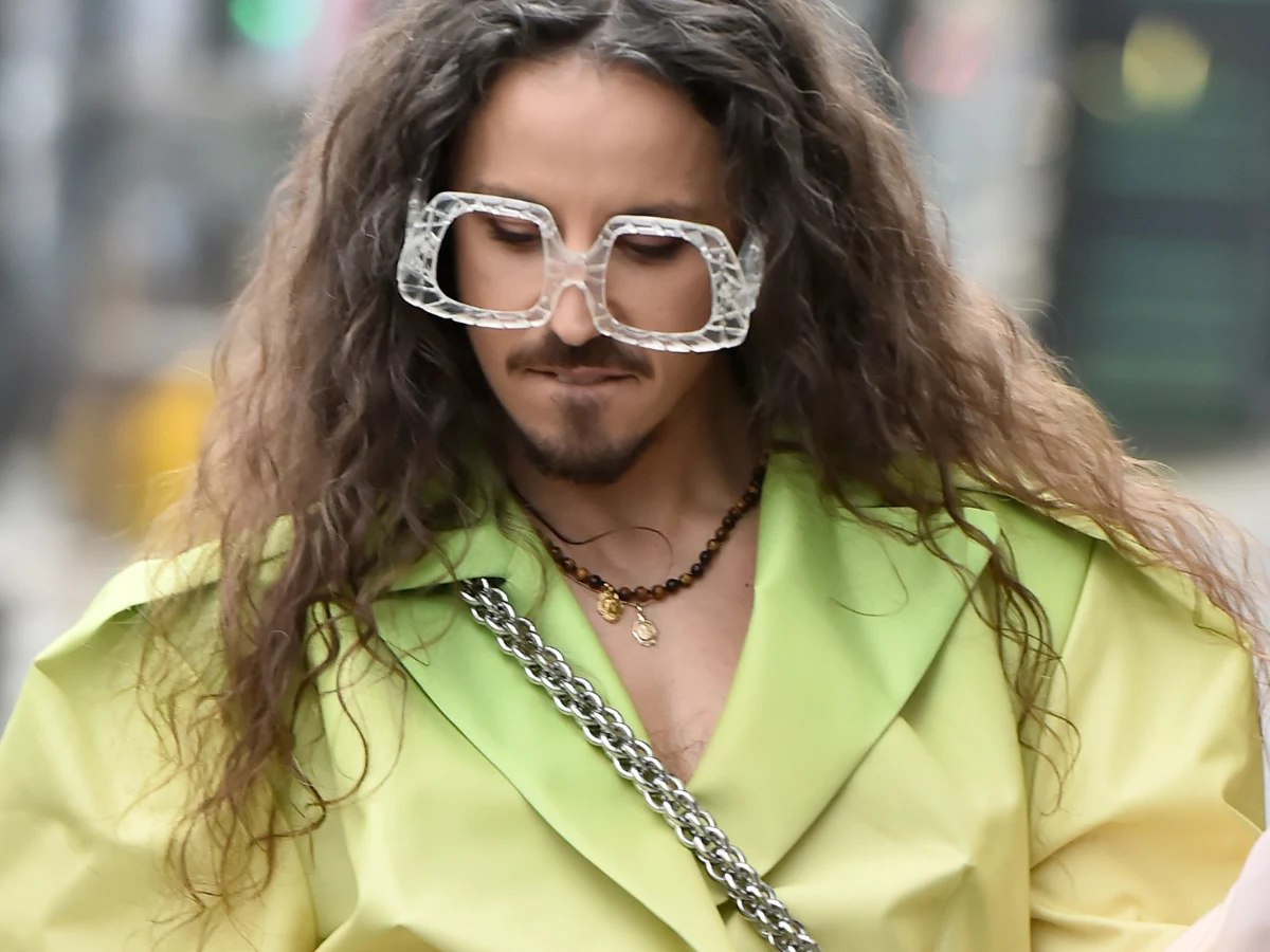 Michał Szpak spakował walizki i wyjechał z Polski. Towarzyszy mu znana blondynka Michał Szpak spakował walizki i wyjechał z Polski. Towarzyszy mu znana blondynka