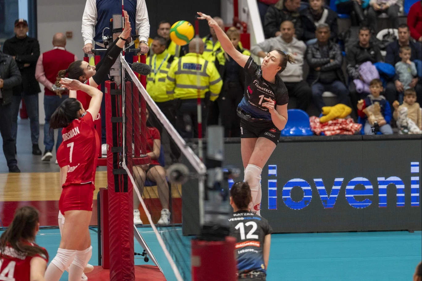 Atakuje Aleksandra Gryka z ŁKS-u Commercecon