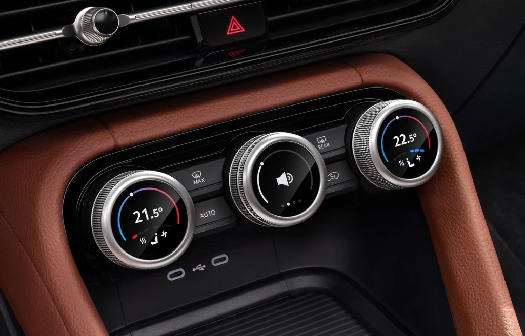 Smart Dials pozwalają na obsługę znacznie większej liczby funkcji, niż tylko klimatyzacji Smart Dials pozwalają na obsługę znacznie większej liczby funkcji, niż tylko klimatyzacji