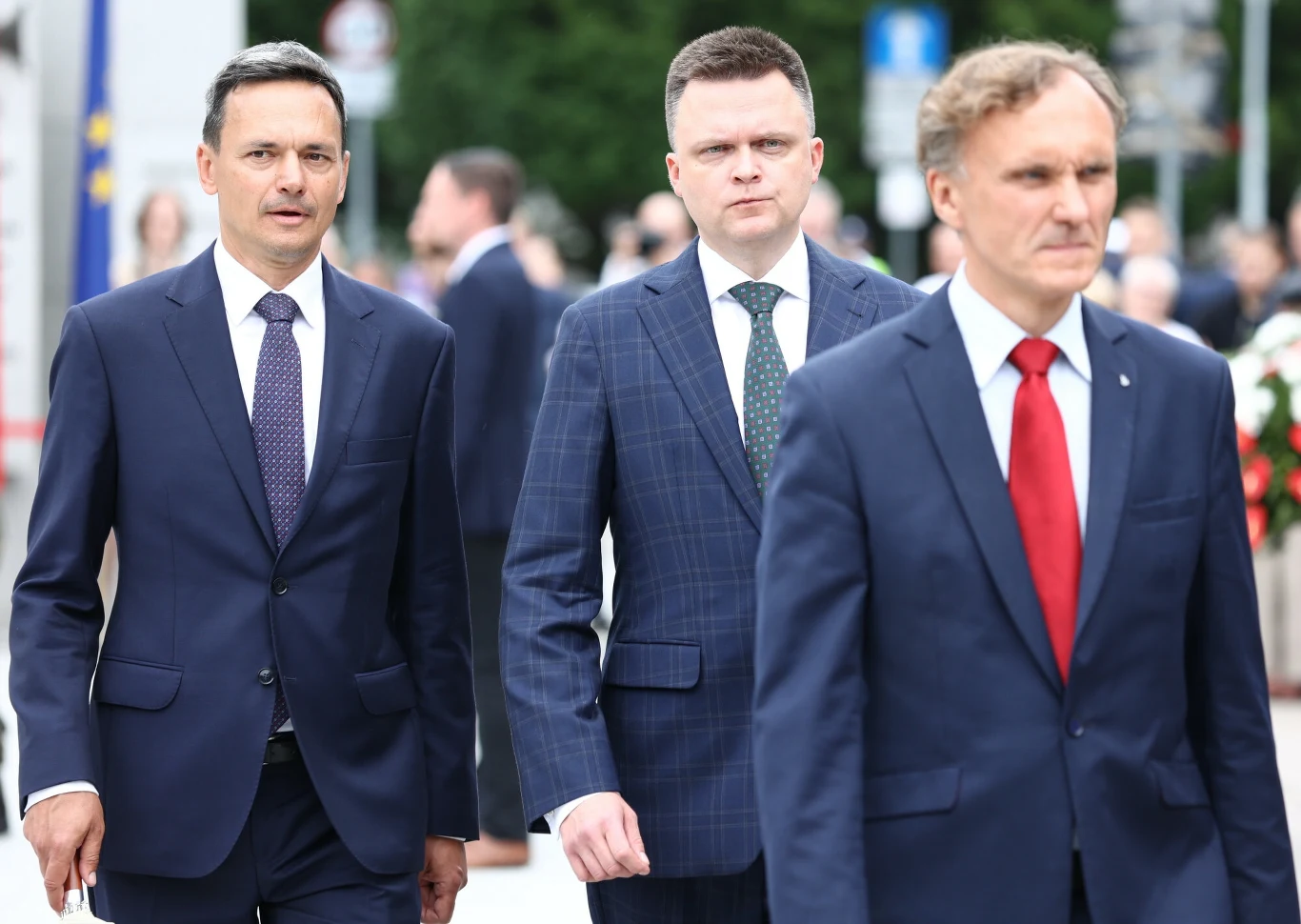 Jacek Cichocki u boku Szymona Hołowni podczas 79. obchodów rocznicy wybuchu Powstania Warszawskiego Jacek Cichocki u boku Szymona Hołowni podczas 79. obchodów rocznicy wybuchu Powstania Warszawskiego