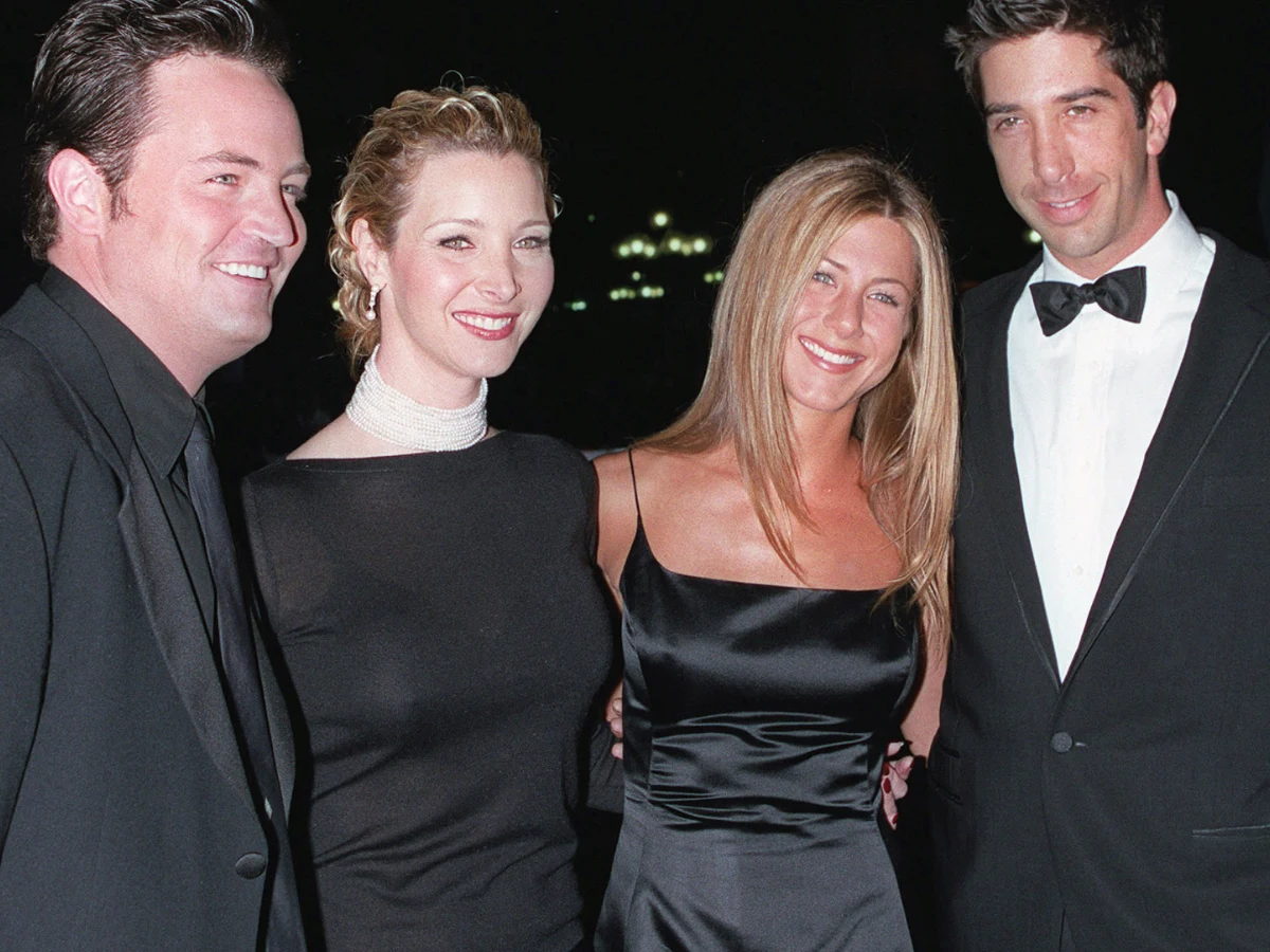 Przyjaciele żegnają Matthew Perry'ego. Wzruszające słowa łamią serce Przyjaciele żegnają Matthew Perry'ego. Wzruszające słowa łamią serce