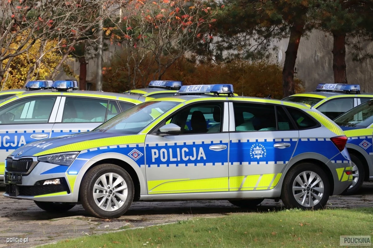 Setka nowych radiowozów dla policji