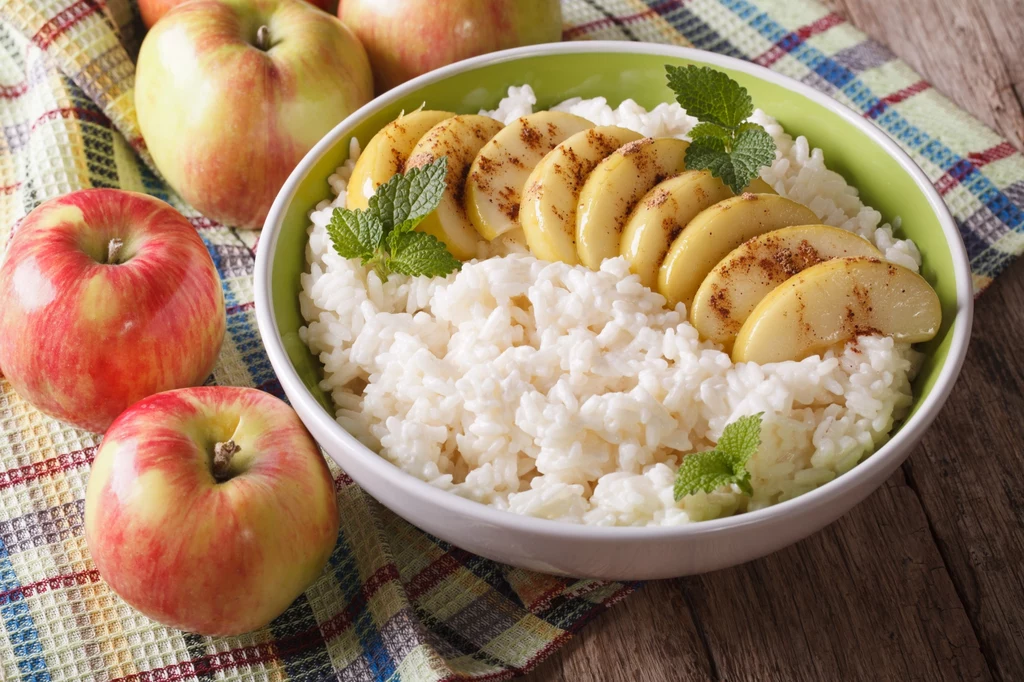 Jak przygotować zapiekankę ryżową z jabłkami?