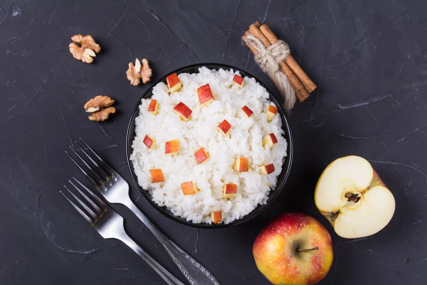 Z połączenia ryżu i jabłek otrzymujemy smaczne danie Z połączenia ryżu i jabłek otrzymujemy smaczne danie