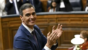 Premier Hiszpanii Pedro Sanchez może świętować po głosowaniu nad wotum nieufności