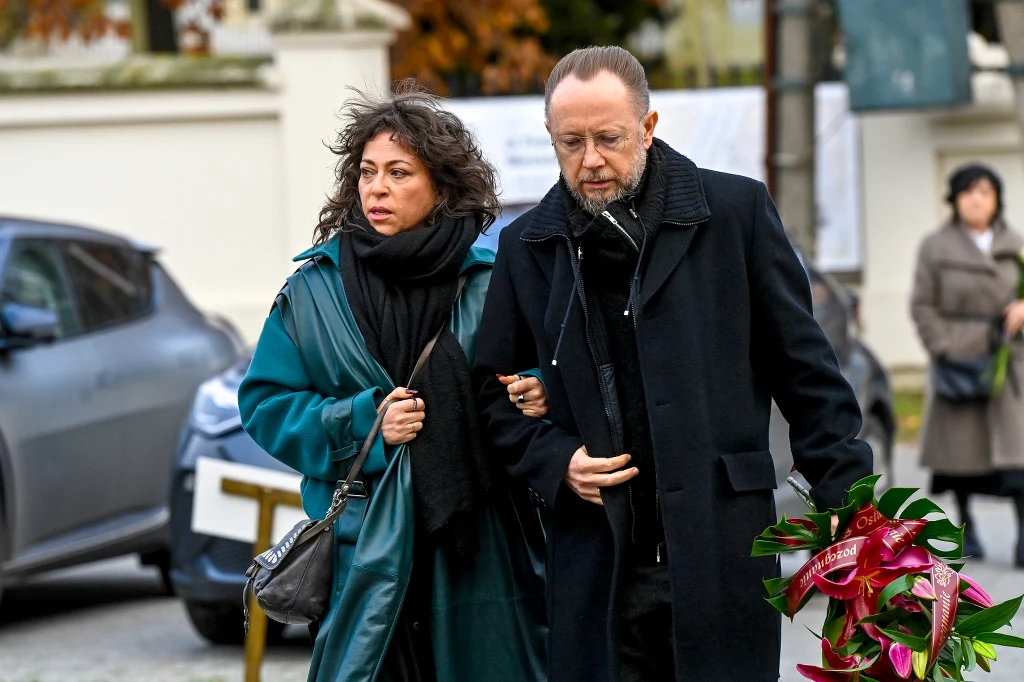 Kukulska z mężem na pogrzebie 