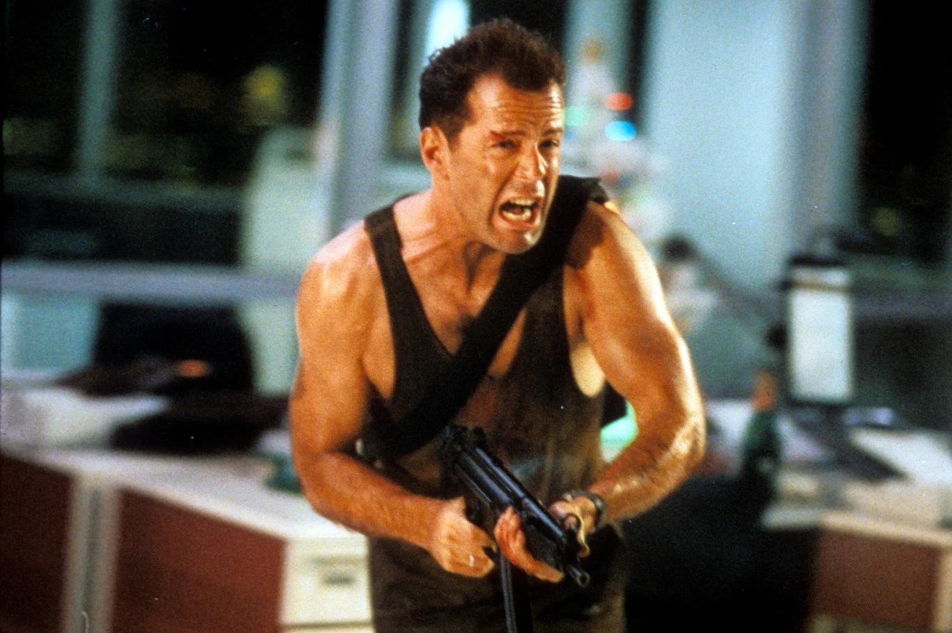 Bruce Willis w filmie Szklana Pułapka 1988 rok