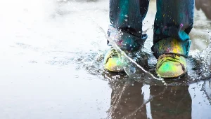 Przemoczyłeś buty na spacerze? Susz je tylko w ten sposób