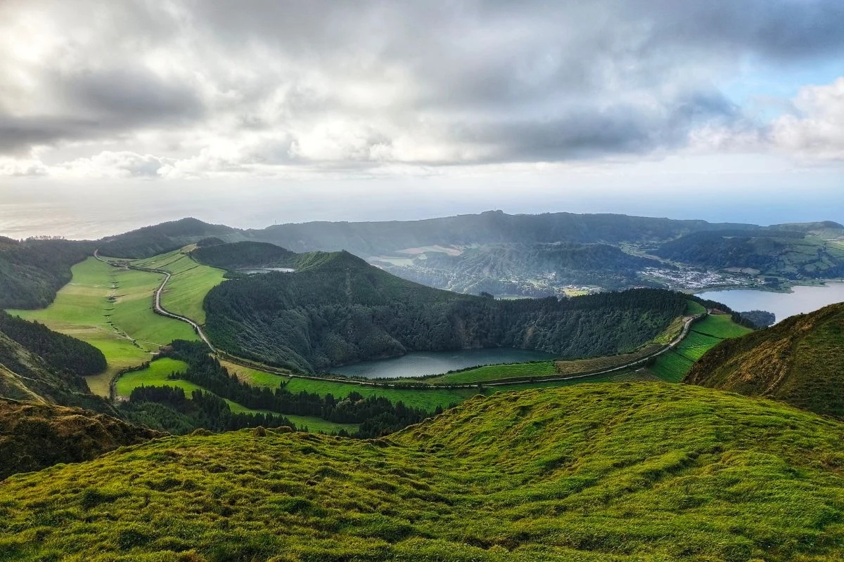 Sete Cidades to najbardziej rozpoznawalny rejon São Miguel. Trudno się temu dziwić