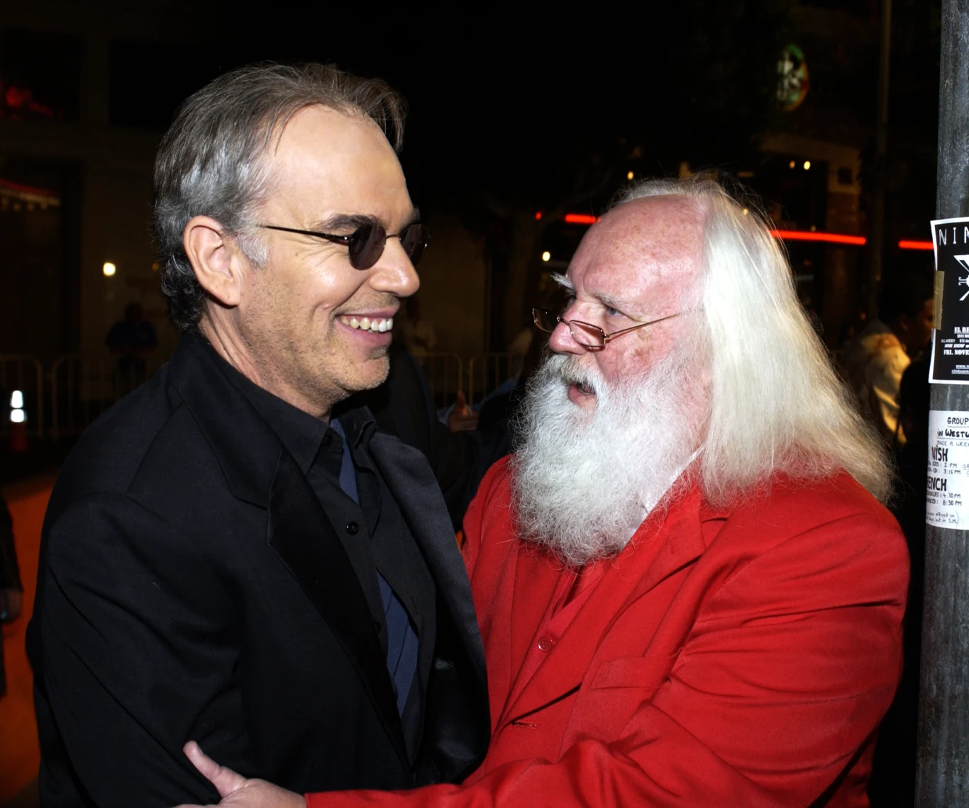 Billy Bob Thornton i Święty Mikołaj podczas premiery "Złego Mikołaja" Billy Bob Thornton i Święty Mikołaj podczas premiery "Złego Mikołaja"