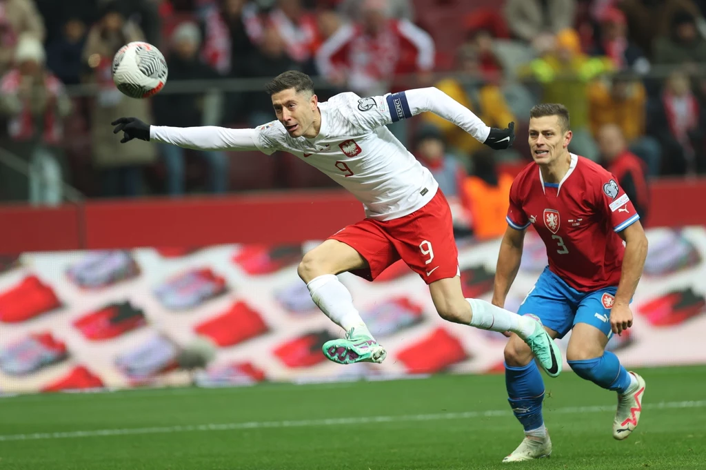 Robert Lewandowski wrócił do kadry, ale nie w roli wybawiciela Robert Lewandowski wrócił do kadry, ale nie w roli wybawiciela