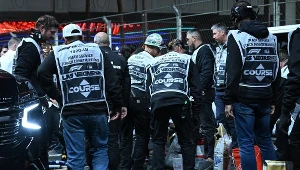 Zabezpieczanie studzienek na torze w Las Vegas