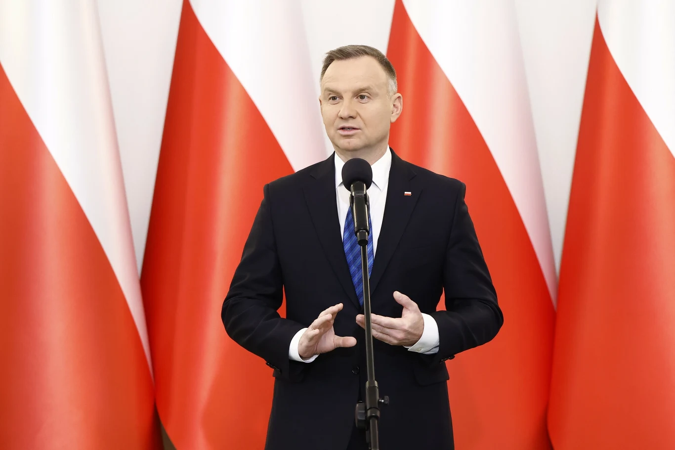 Prezydent Andrzej Duda zabrał głos na temat sytuacji w parlamencie Prezydent Andrzej Duda zabrał głos na temat sytuacji w parlamencie