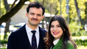 Agata (Natalia Zambrzycka) w głębi serca będzie pragnęła, żeby Ignacy (Olaf Staszkiewicz) nie stracił nią zainteresowania i wciąż ją adorował