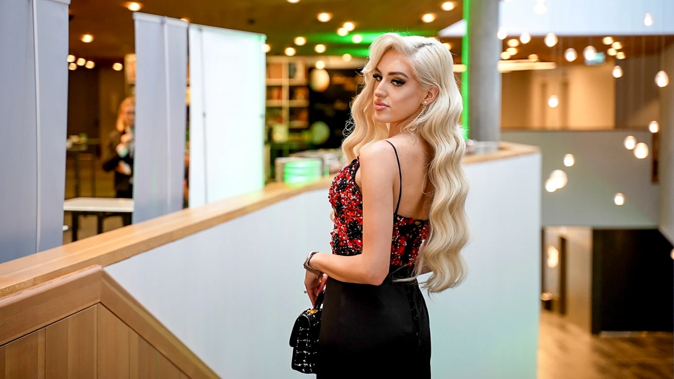 Caroline Derpienski Caroline Derpienski