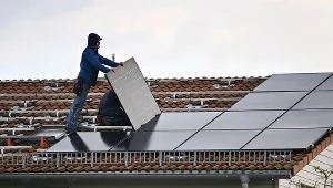 Właściciele fotowoltaiki skarżą się na skokowy wzrost cen za korzystanie z odnawialnej energii słonecznej