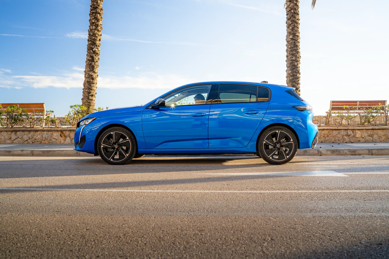 Pierwsza jazda nowym Peugeot E-308