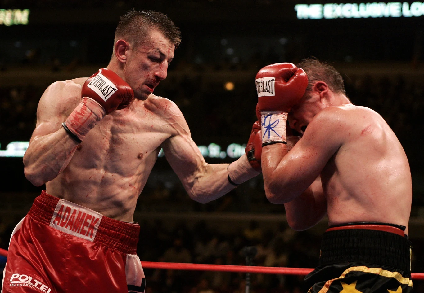 Tomasz Adamek podczas pamiętnej, krwawej walki z Paulem Briggsem, do której doszło w 2005 roku Tomasz Adamek podczas pamiętnej, krwawej walki z Paulem Briggsem, do której doszło w 2005 roku