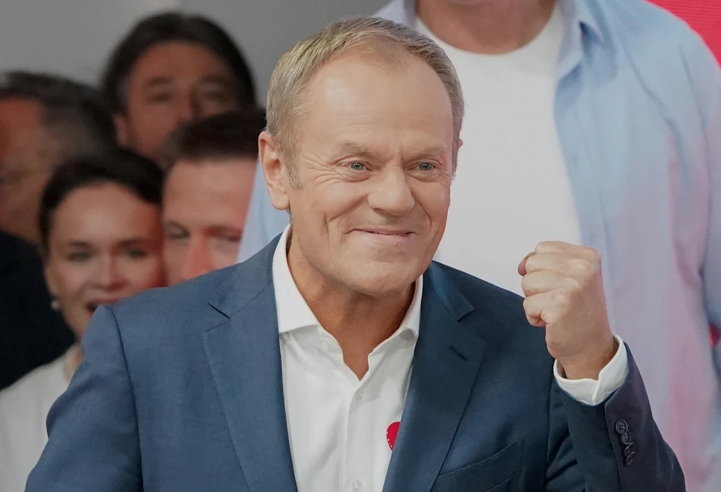 Podwójna waloryzacja emerytur 2024. Donald Tusk zapewnia: Są pieniądze