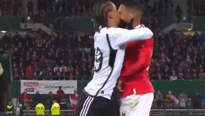 Reprezentantowi Niemiec "odcięło prąd". Za to zachowanie wyleciał z boiska 