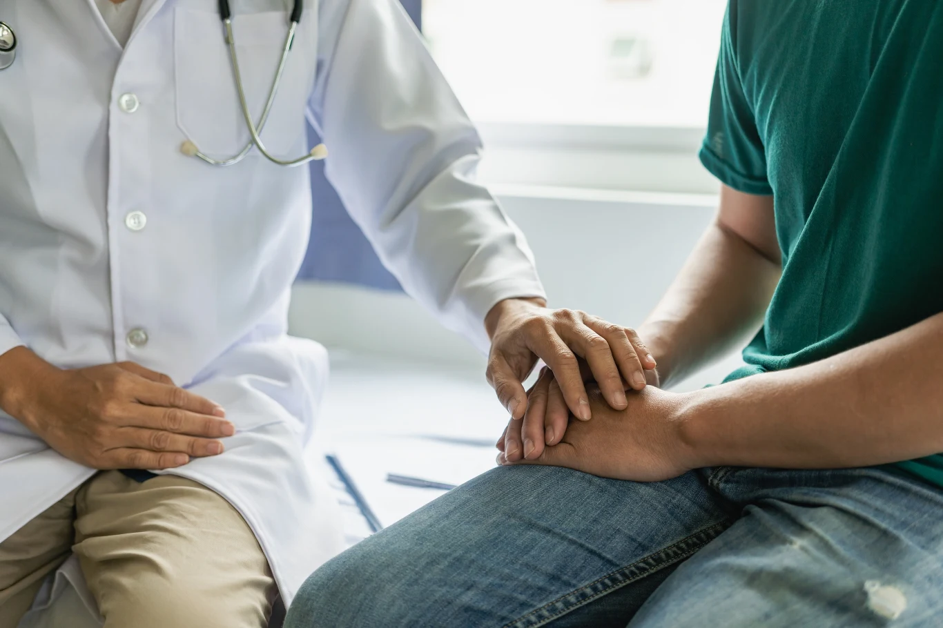 67 proc. mężczyzn po 40. roku życia nigdy nie było u urologa. A może on wykryć raka prostaty, gdy choroba nie daje żadnych objawów 67 proc. mężczyzn po 40. roku życia nigdy nie było u urologa. A może on wykryć raka prostaty, gdy choroba nie daje żadnych objawów