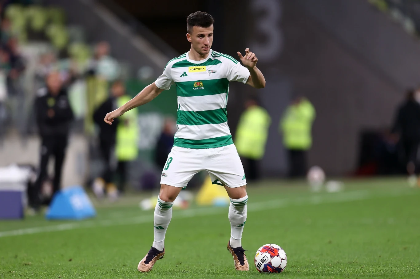 Rifet Kapić jest od tego sezonu pomocnikiem Lechii Gdańsk Rifet Kapić jest od tego sezonu pomocnikiem Lechii Gdańsk