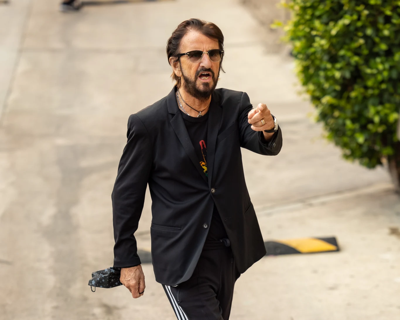 Ringo Starr przyrzeka, że w "Now and Then" słyszymy głos Johna Lennona Ringo Starr przyrzeka, że w "Now and Then" słyszymy głos Johna Lennona