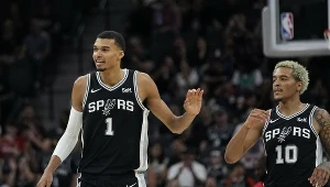 Victor Wembanyama i Jeremy Sochan w barwach San Antonio Spurs