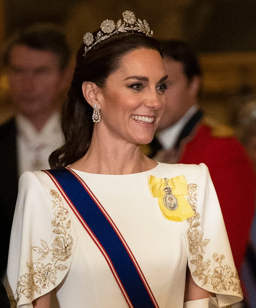 Księżna Kate założyła tiarę nie zakładaną od lat przez członkinie rodziny królewskiej 