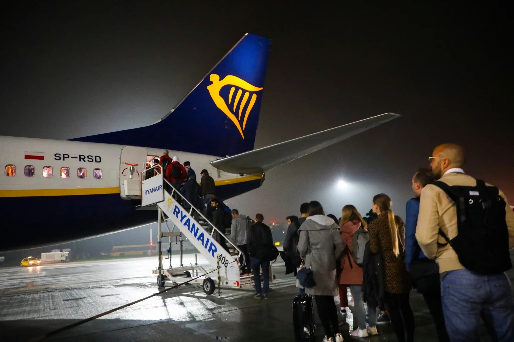 Polacy coraz częściej myślą o zarobkowej emigracji do bogatszych krajów zachodniej Europy