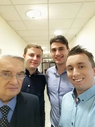 Na nagraniu towarzyszyli mi przyjaciele. Razem zrobiliśmy selfie z panem Tadeuszem Sznukiem