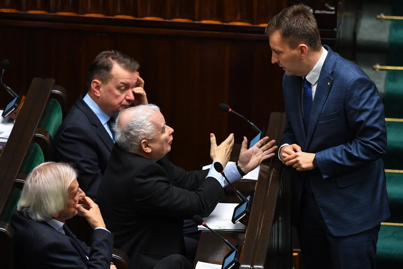 Politycy Prawa i Sprawiedliwości podczas posiedzenia Sejmu Politycy Prawa i Sprawiedliwości podczas posiedzenia Sejmu
