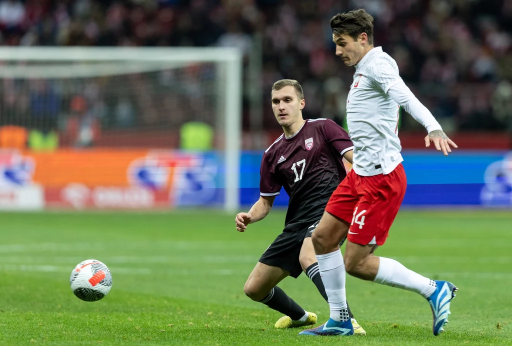 Jakub Kiwior w meczu z Łotwą Jakub Kiwior w meczu z Łotwą