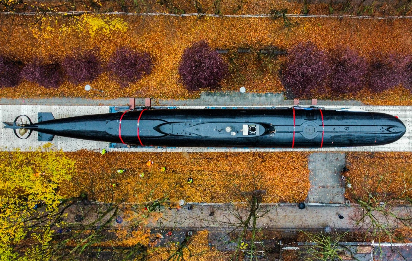 ORP Sokół już jedzie. Podróż rozpoczął dziobem do przodu ORP Sokół już jedzie. Podróż rozpoczął dziobem do przodu