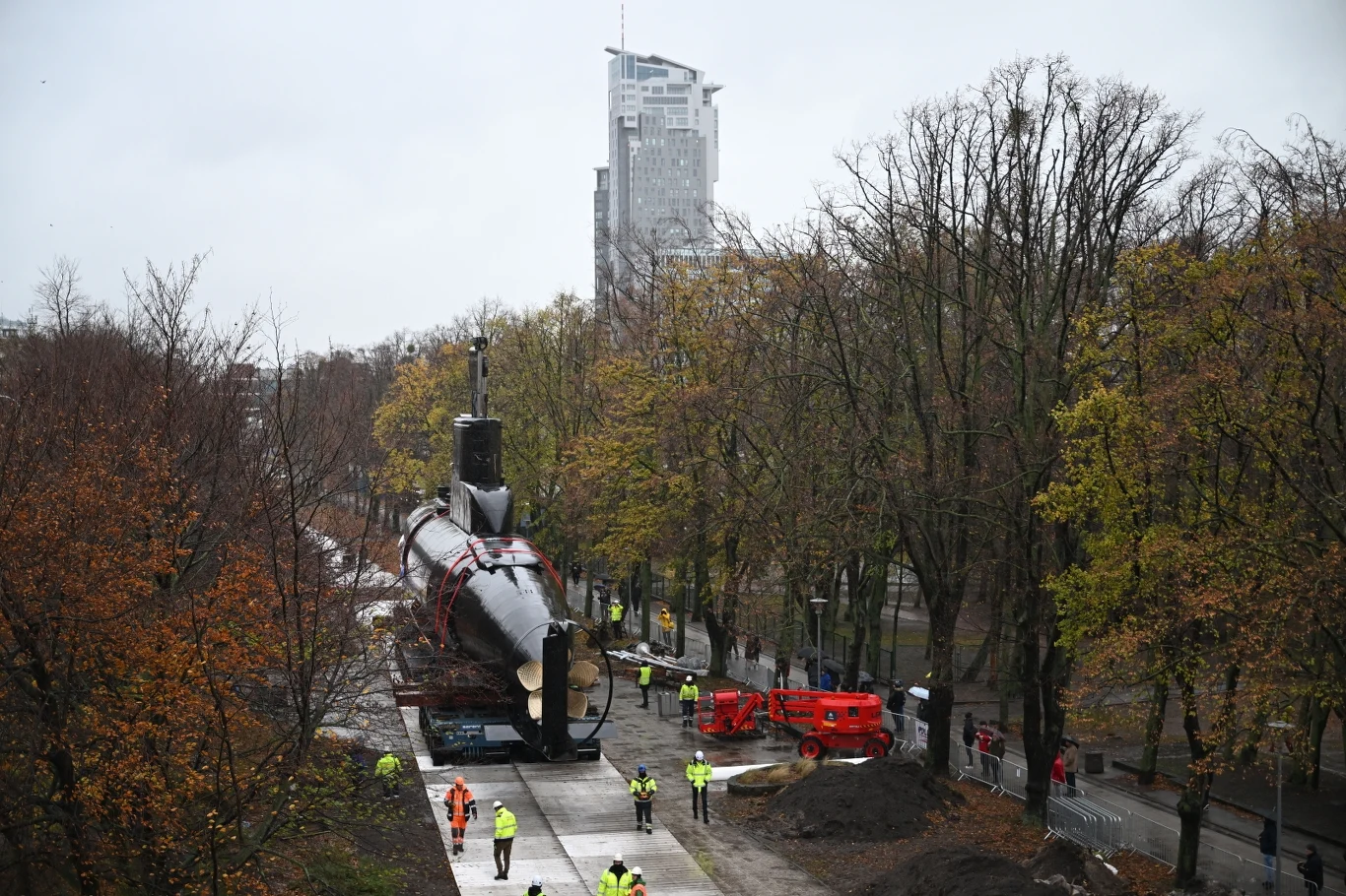 Przejazd okrętu ORP Sokół ulicami Gdyni do Muzeum Marynarki Wojennej Przejazd okrętu ORP Sokół ulicami Gdyni do Muzeum Marynarki Wojennej