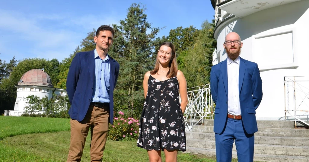 Dr hab. Gracjan Maciejewski, prof. UMK, Weronika Łoboda oraz mgr Jan Golonka - odkrywcy nowej egzoplanety.