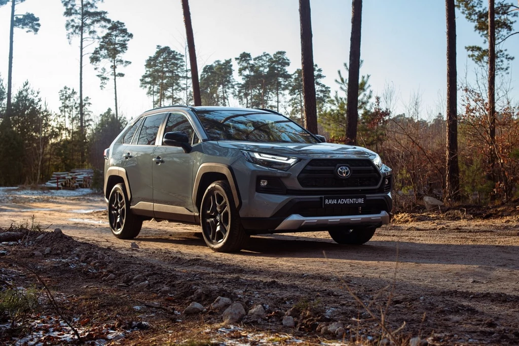 RAV4 to jeden z najbardziej wszechstronnych SUV-ów na rynku RAV4 to jeden z najbardziej wszechstronnych SUV-ów na rynku