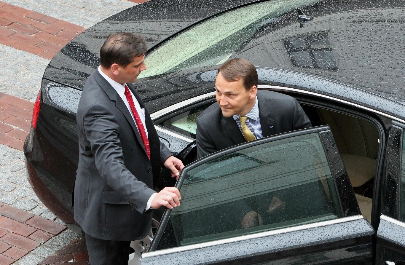 Ówczesny marszałek Sejmu Radosław Sikorski na chwilę przed dymisją (zdj. arch.) Ówczesny marszałek Sejmu Radosław Sikorski na chwilę przed dymisją (zdj. arch.)