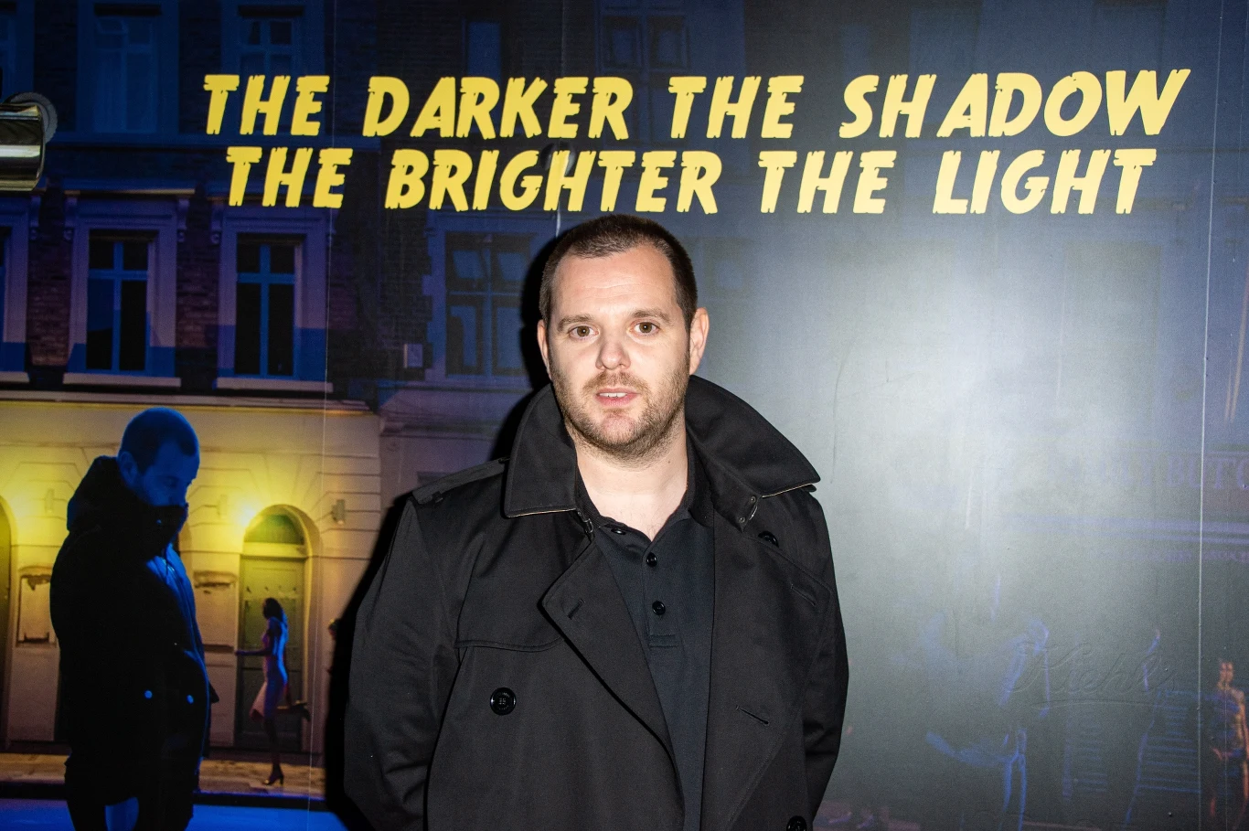 Mike Skinner podczas premiery filmu "The Darker The Shadow The Brighter The Light"