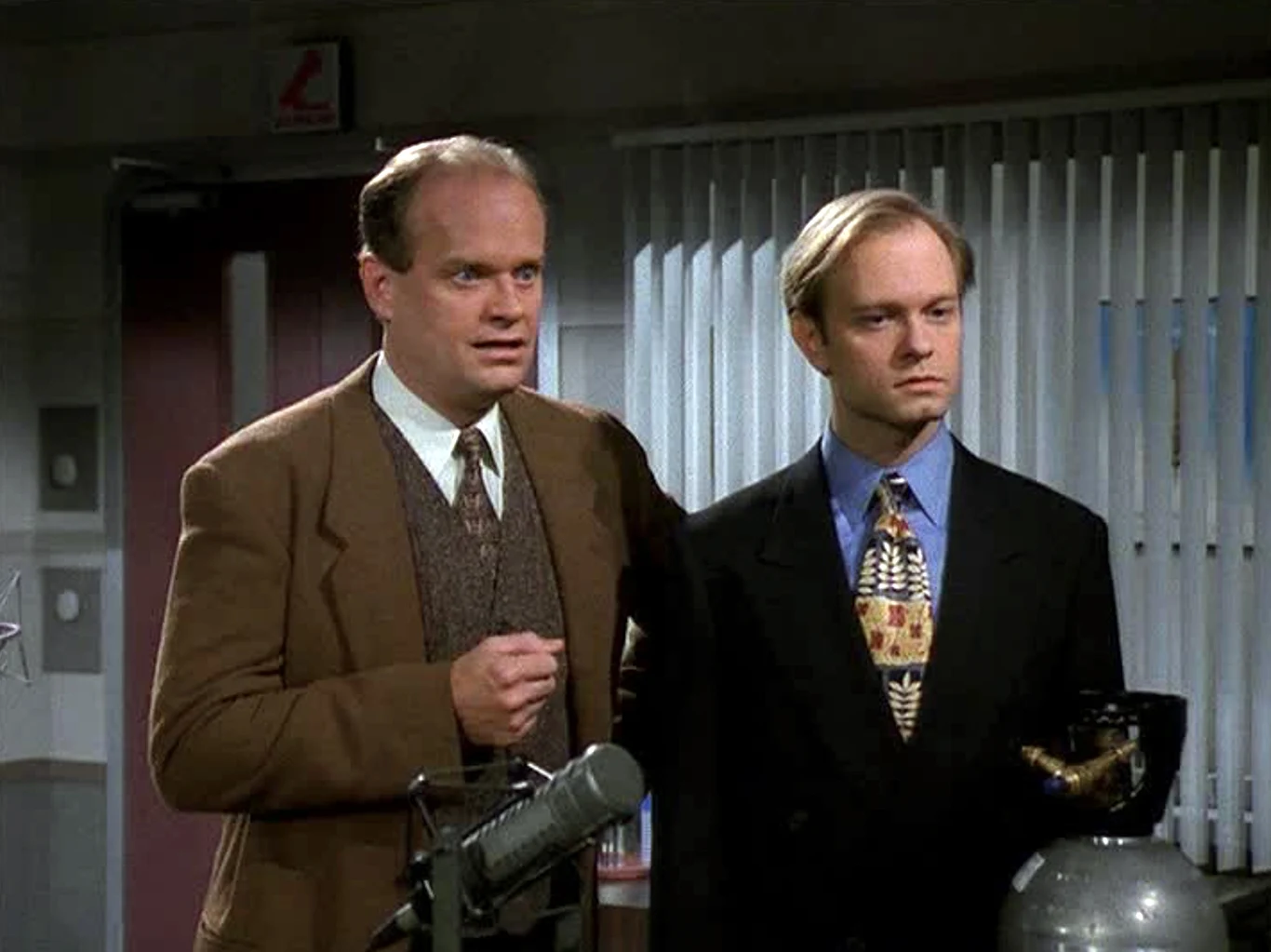Kelsey Grammer i David Hyde Pierce w serialu "Frasier" (1993-2004) Kelsey Grammer i David Hyde Pierce w serialu "Frasier" (1993-2004)