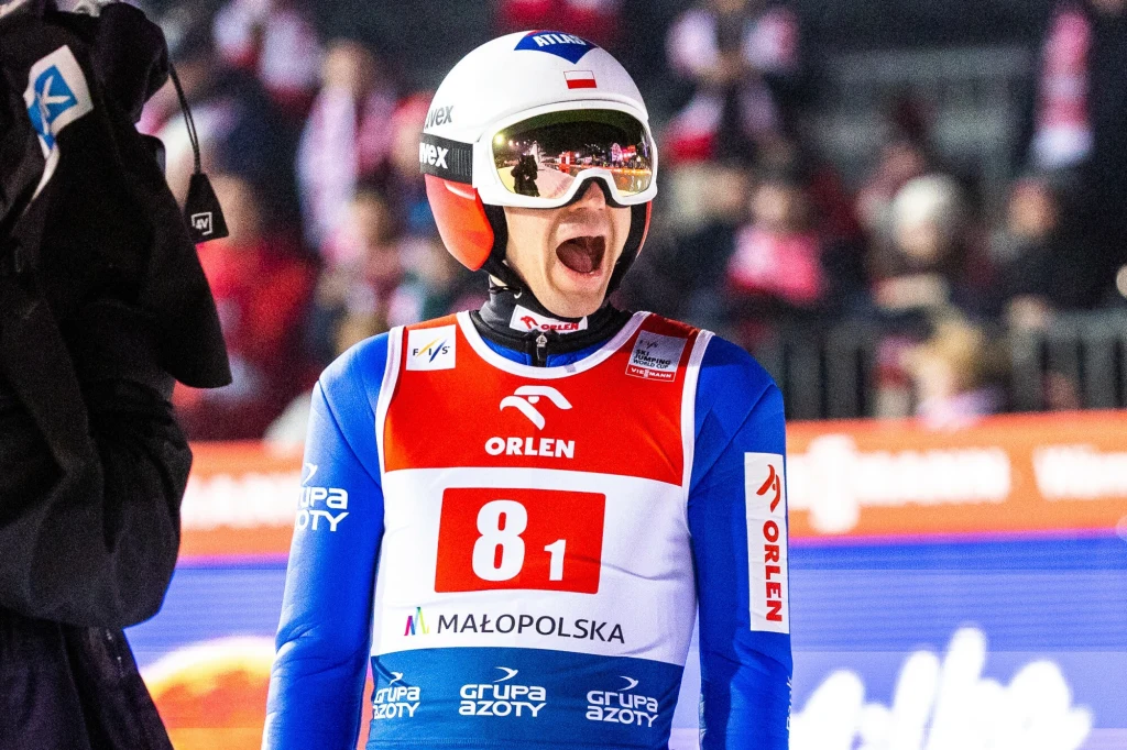 Skoki narciarskie - PŚ w Ruce. Na zdjęciu Kamil Stoch Skoki narciarskie - PŚ w Ruce. Na zdjęciu Kamil Stoch